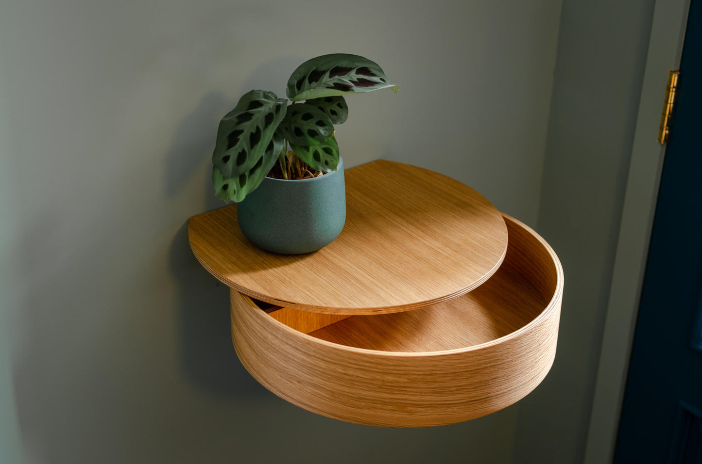 AIR MONO | Oak - single wall mounted circular drawer/shelf