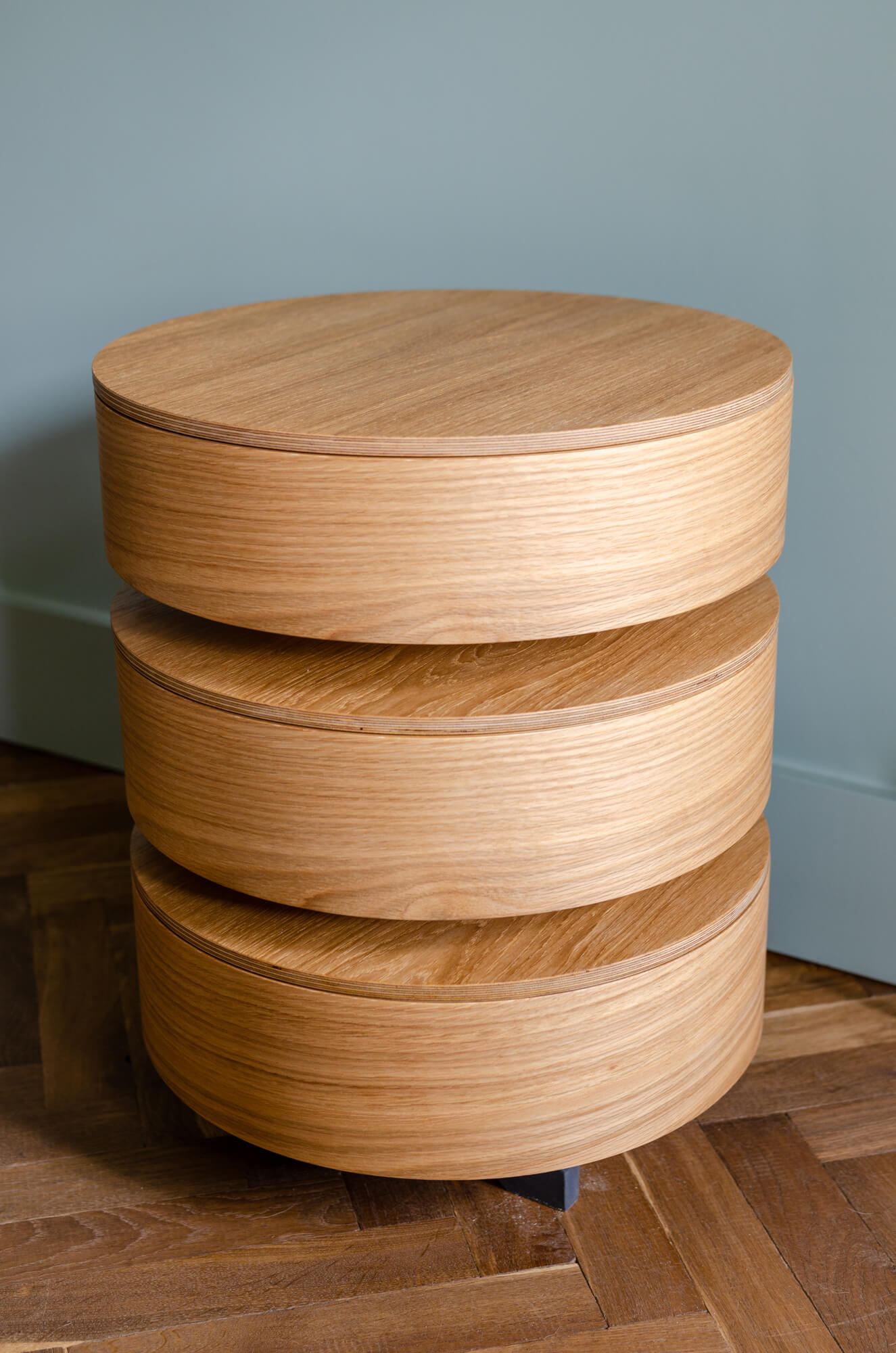 AIR | Oak - circular chest of drawers - bedside table | side table